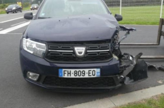 Pare boue avant droit DACIA SANDERO 2