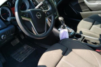 Pare boue avant droit OPEL ASTRA J