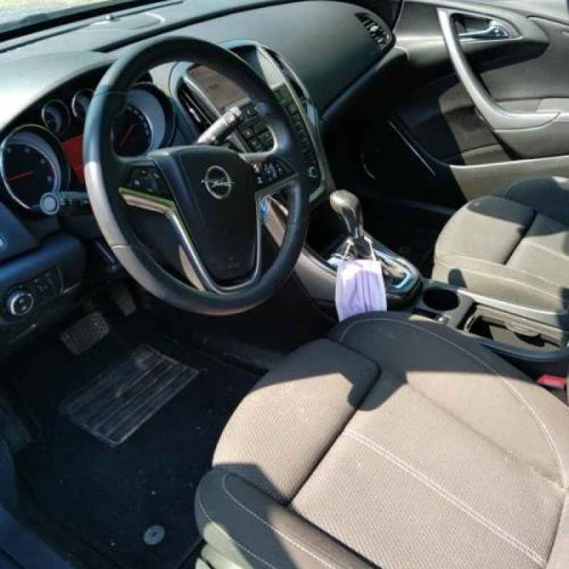 Pare boue avant droit OPEL ASTRA J Photo n°9