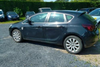 Pare boue avant droit OPEL ASTRA J
