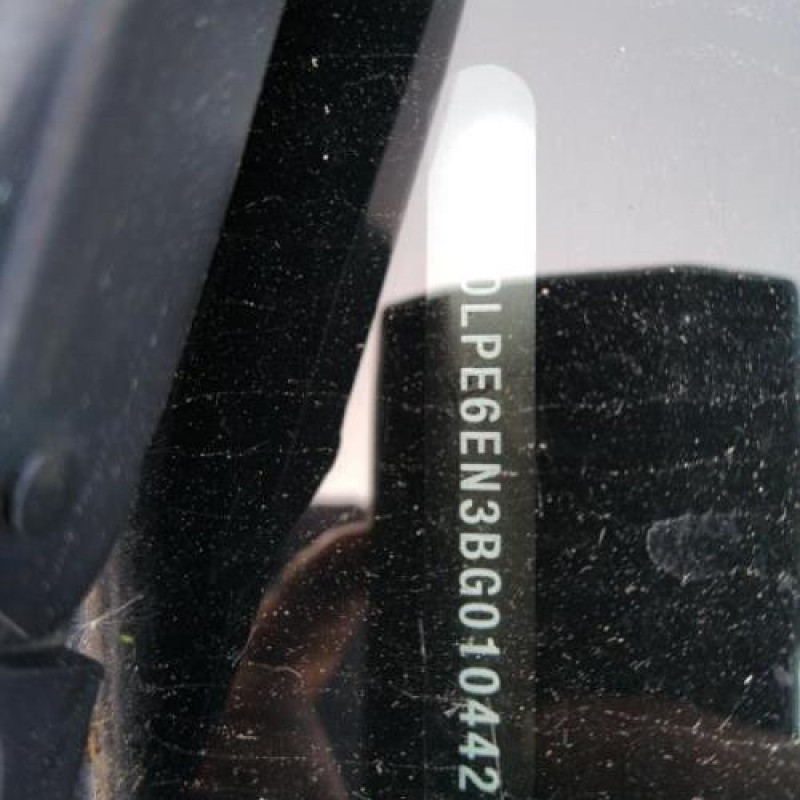 Pare boue avant droit OPEL ASTRA J Photo n°14