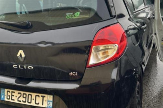 Pare boue avant droit RENAULT CLIO 3