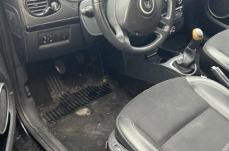 Pare boue avant droit RENAULT CLIO 3