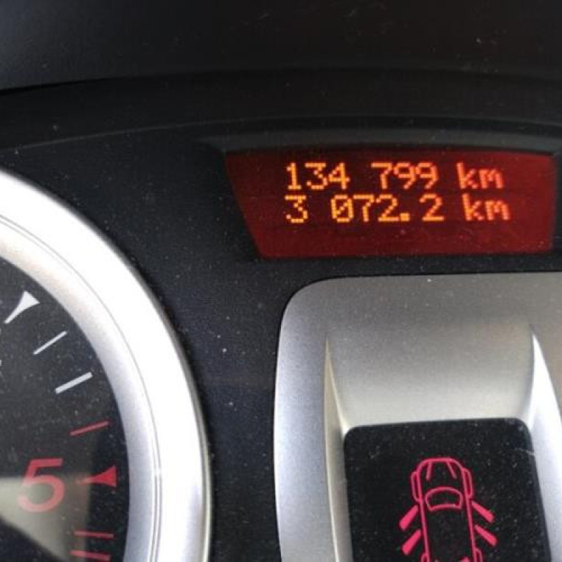 Pare boue avant droit RENAULT CLIO 3 Photo n°4