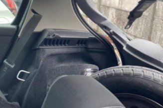 Pare boue avant droit RENAULT CLIO 3