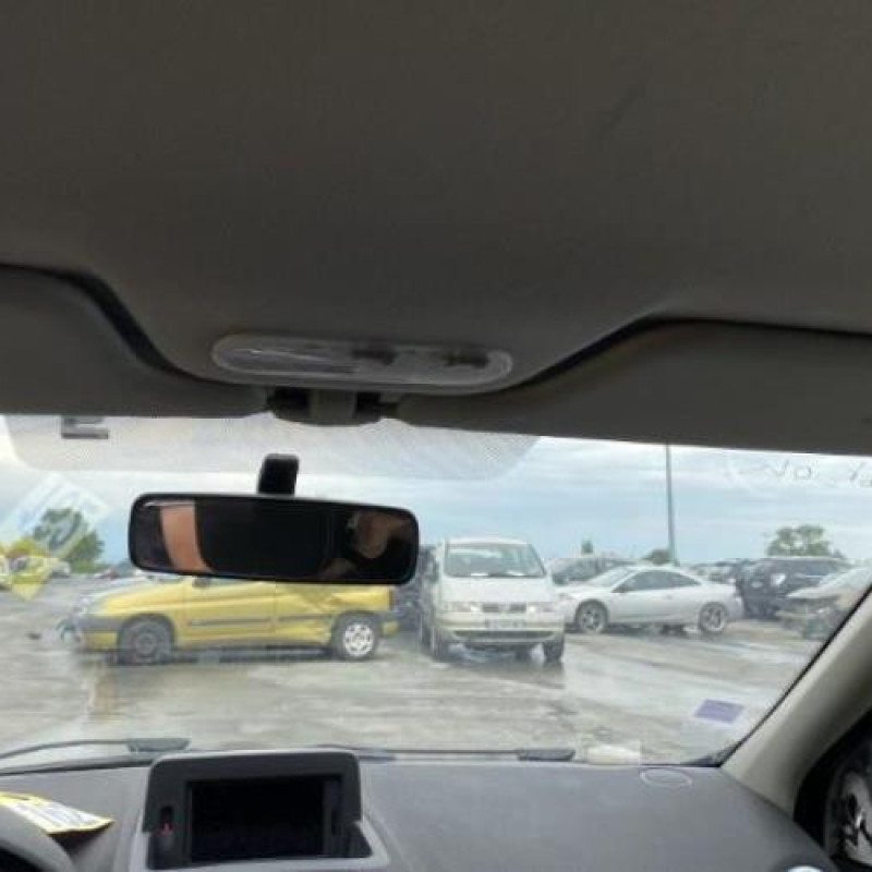 Pare boue avant droit RENAULT CLIO 3 Photo n°15