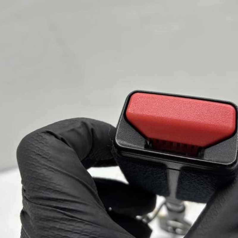 Attache ceinture avant droit PEUGEOT 2008 1 Photo n°4