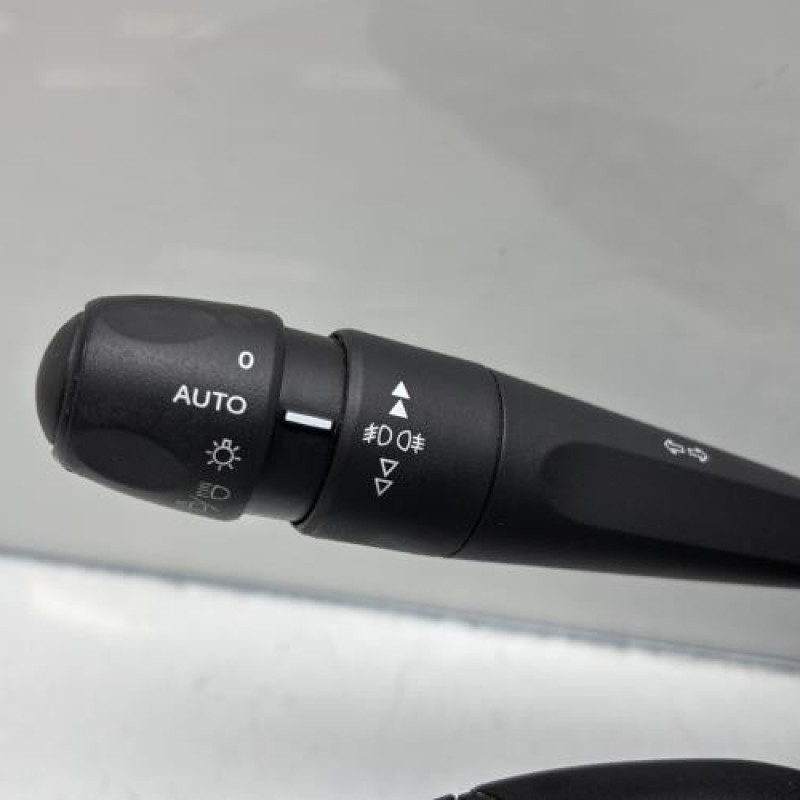 Com (Bloc Contacteur Tournant+Commodo Essuie Glace+Commodo Phare) PEUGEOT 2008 1 Photo n°4