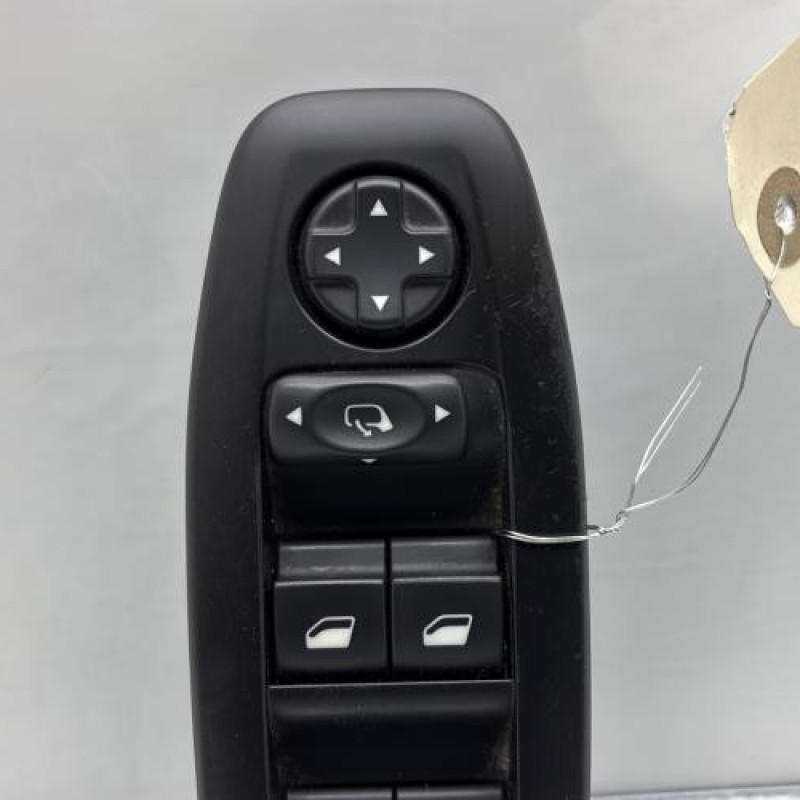 Interrupteur de leve vitre avant gauche PEUGEOT 2008 1 Photo n°2