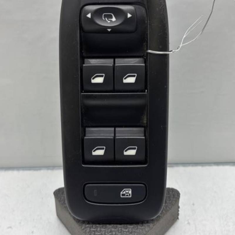 Interrupteur de leve vitre avant gauche PEUGEOT 2008 1 Photo n°3