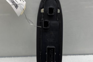 Interrupteur de leve vitre avant gauche PEUGEOT 2008 1