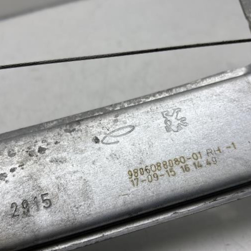 Leve vitre electrique avant droit PEUGEOT 2008 1 Photo n°4