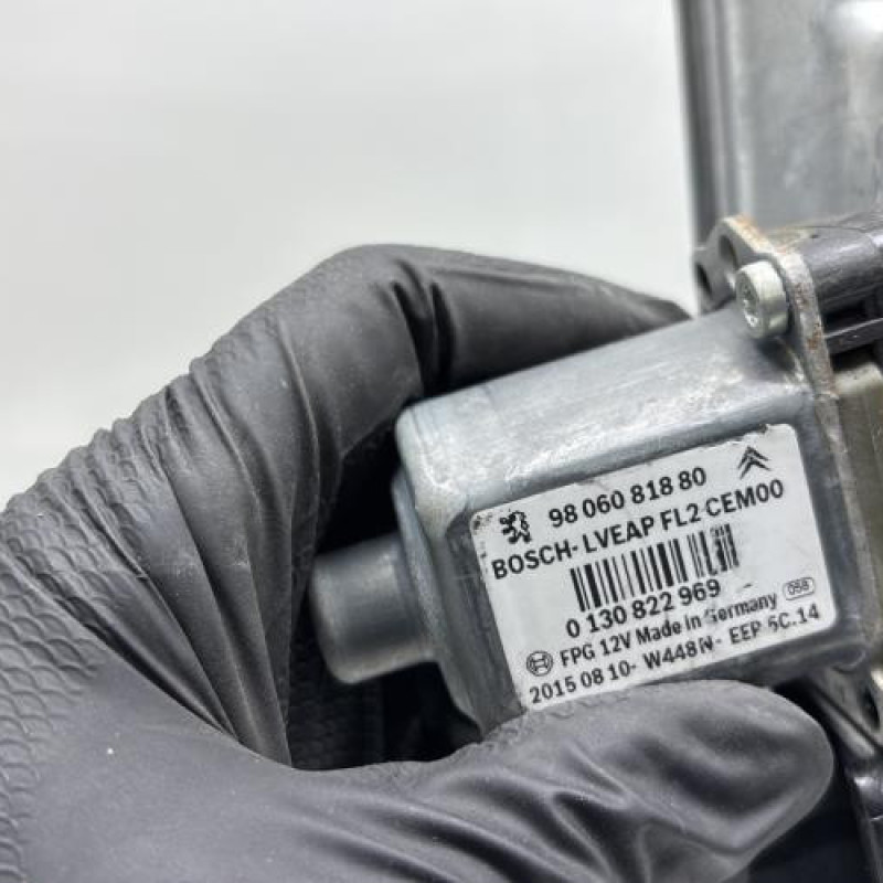 Leve vitre electrique avant gauche PEUGEOT 2008 1 Photo n°6