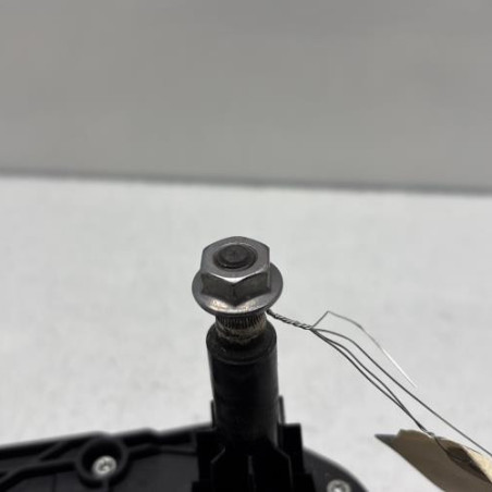 Moteur essuie glace arriere PEUGEOT 2008 1