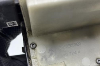 Serrure avant gauche PEUGEOT 2008 1