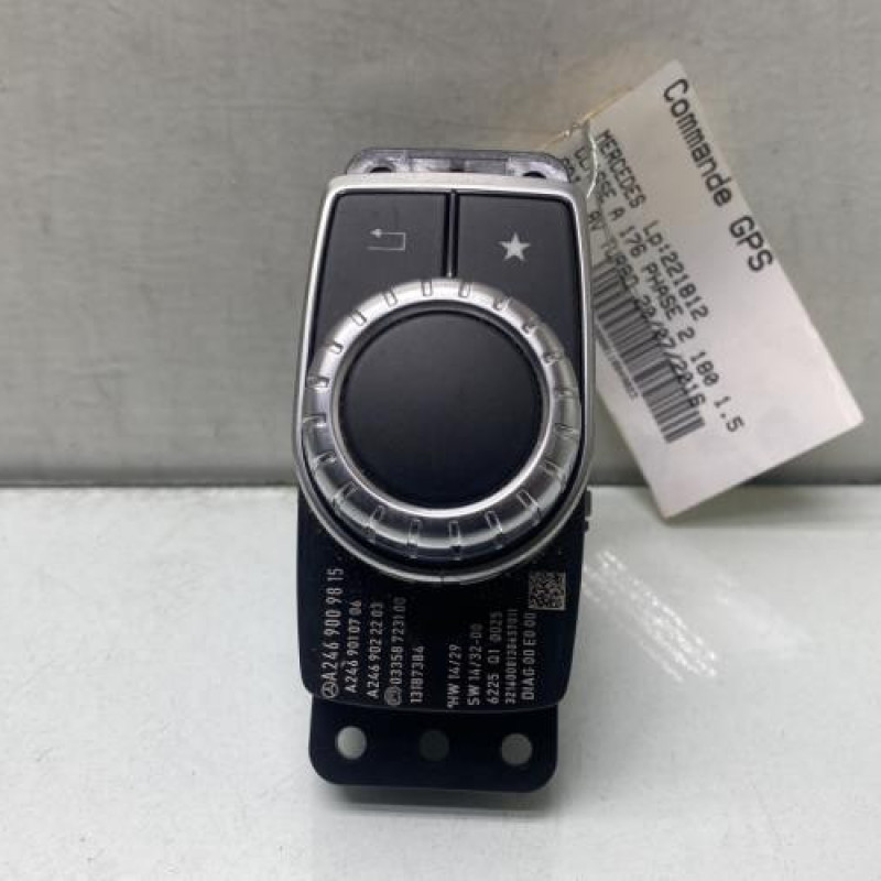 Commande GPS MERCEDES CLASSE A 176 Photo n°1