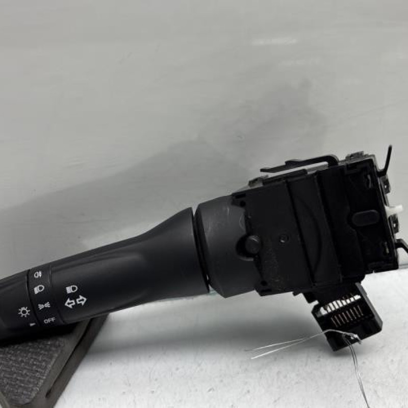 Commodo phare ISUZU D-MAX 2 Photo n°1