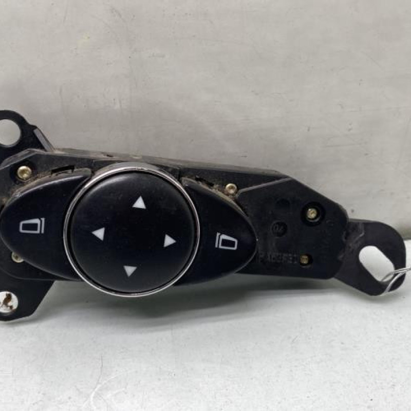 Commande retroviseurs MERCEDES CLASSE E 211 Photo n°1