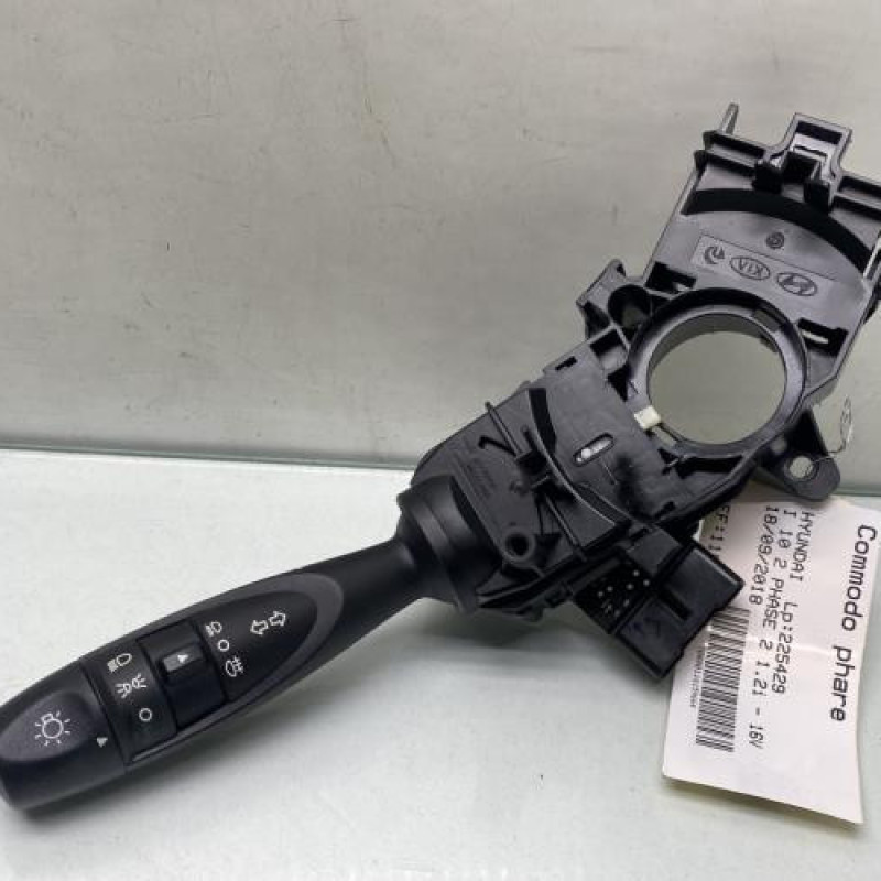 Commodo phare HYUNDAI I 10 2 Photo n°1