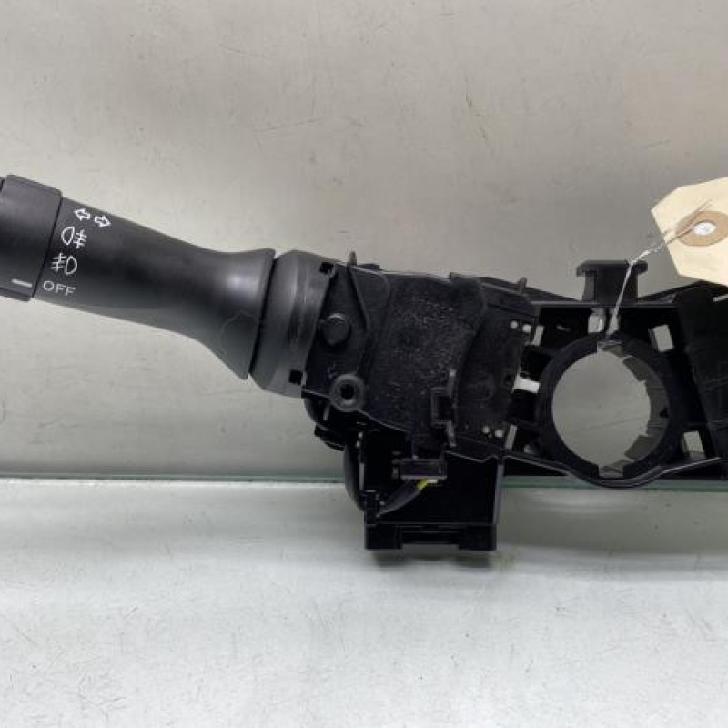 Commodo phare TOYOTA YARIS 2 Photo n°1