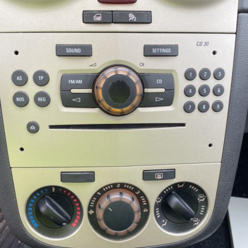 Custode arriere gauche (porte) OPEL CORSA D Photo n°19