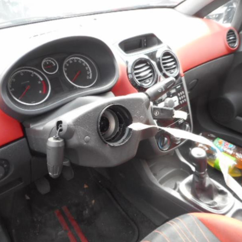 Pare boue avant gauche OPEL CORSA D Photo n°7