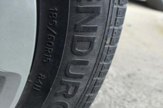 Pare boue avant gauche TOYOTA YARIS 2