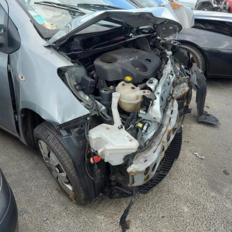 Pare boue avant gauche TOYOTA YARIS 2 Photo n°15