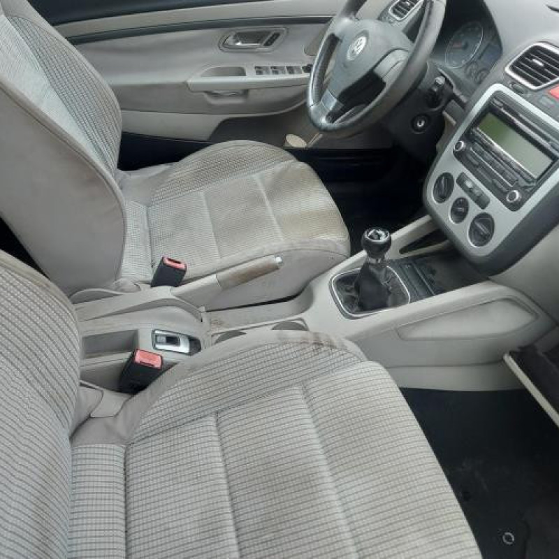 Pare boue avant gauche VOLKSWAGEN EOS Photo n°5