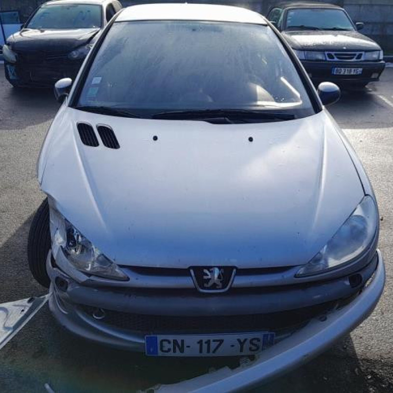 Pare boue avant gauche PEUGEOT 206 Photo n°4