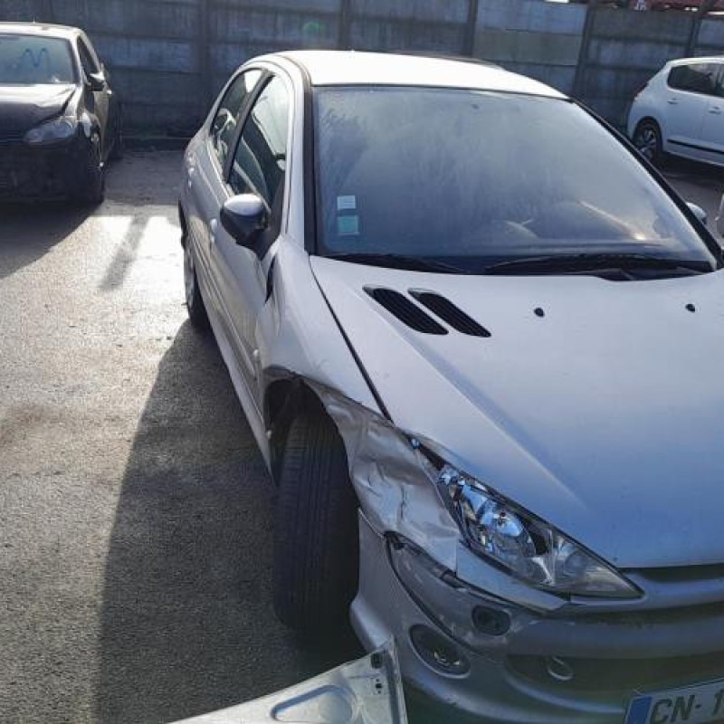 Pare boue avant gauche PEUGEOT 206 Photo n°5