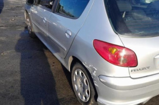 Pare boue avant gauche PEUGEOT 206