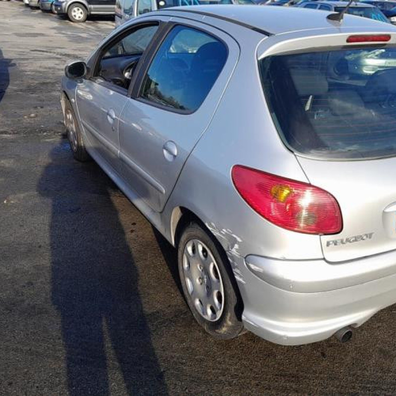 Pare boue avant gauche PEUGEOT 206 Photo n°7