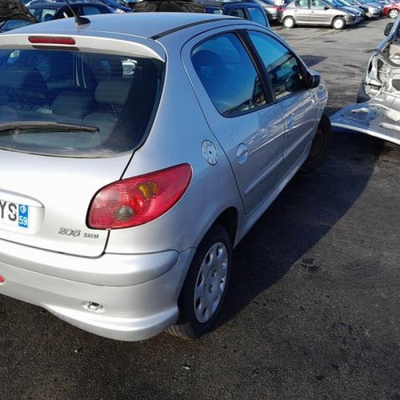 Pare boue avant gauche PEUGEOT 206 Photo n°8