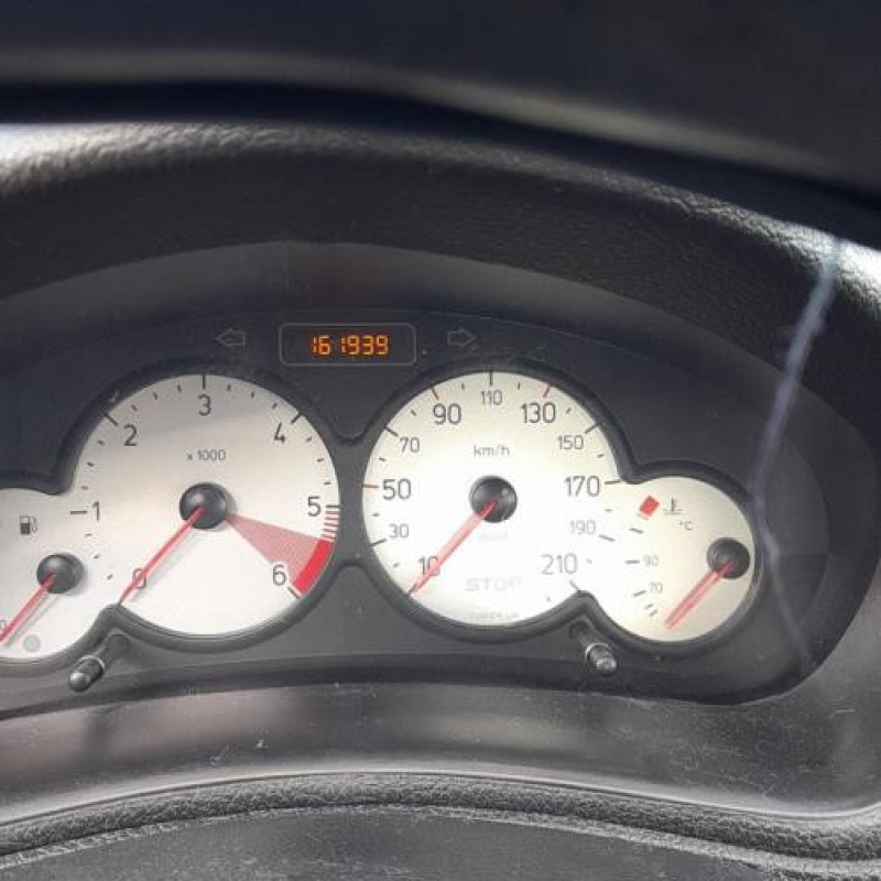 Pare boue avant gauche PEUGEOT 206 Photo n°11