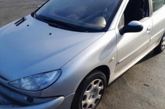 Pare boue avant gauche PEUGEOT 206
