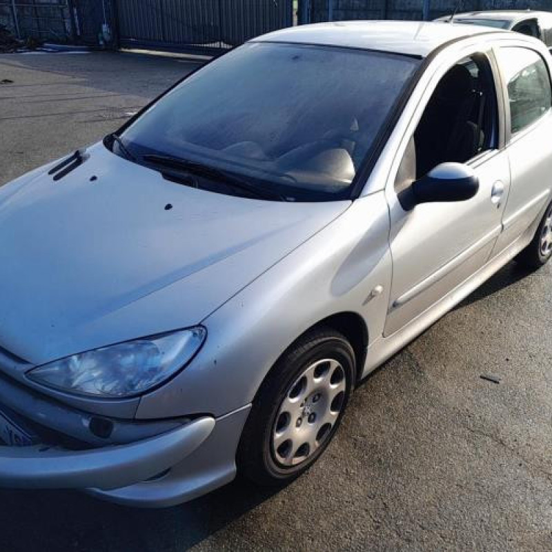 Pare boue avant gauche PEUGEOT 206 Photo n°12