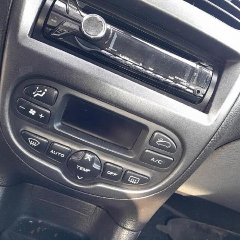 Pare boue avant gauche PEUGEOT 206 Photo n°14