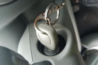 Pare boue avant gauche RENAULT TWINGO 1