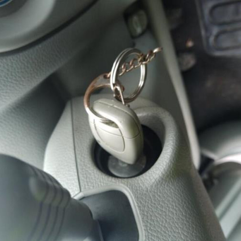 Pare boue avant gauche RENAULT TWINGO 1 Photo n°8