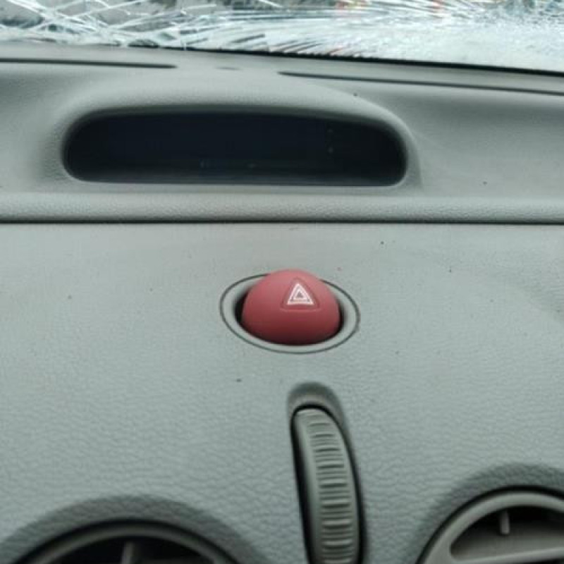 Pare boue avant gauche RENAULT TWINGO 1 Photo n°9