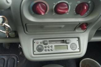 Pare boue avant gauche RENAULT TWINGO 1