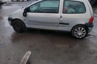 Pare boue avant gauche RENAULT TWINGO 1