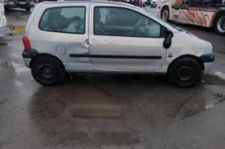 Pare boue avant gauche RENAULT TWINGO 1