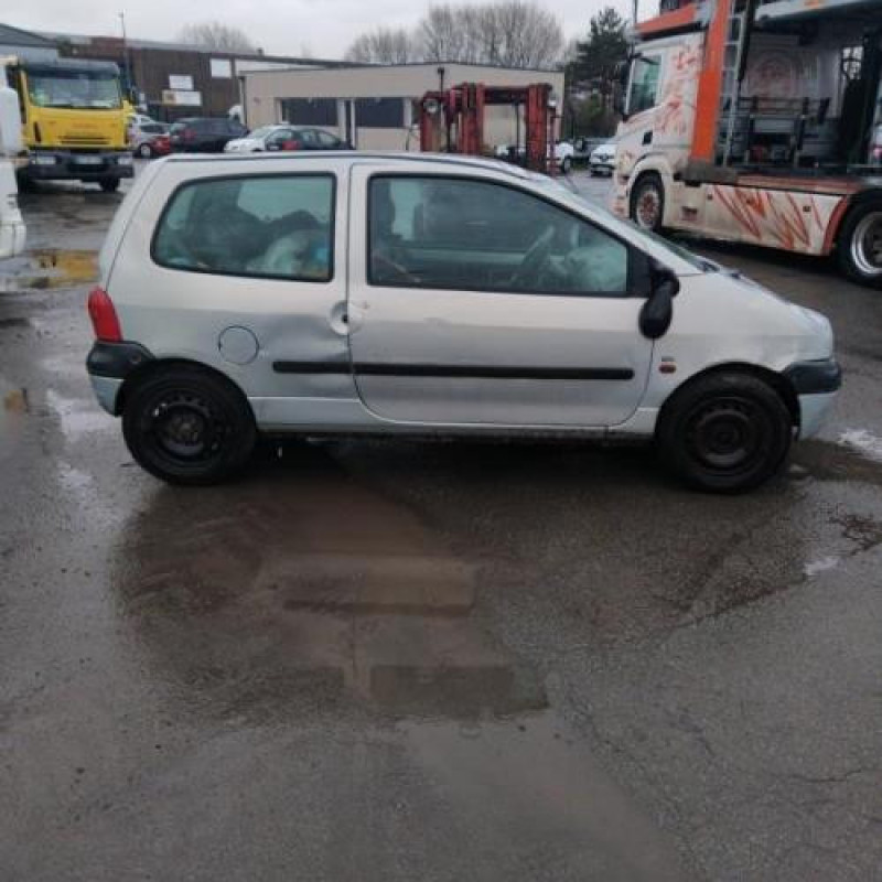 Pare boue avant gauche RENAULT TWINGO 1 Photo n°14
