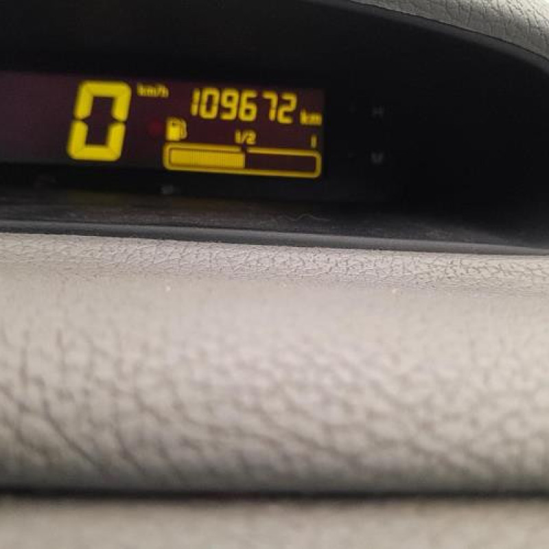 Pare boue avant gauche RENAULT TWINGO 1 Photo n°16