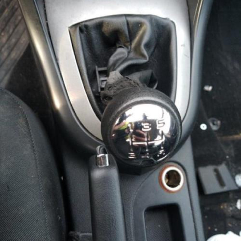 Pare boue avant gauche PEUGEOT 308 1 Photo n°5