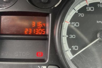 Pare boue avant gauche PEUGEOT 308 1