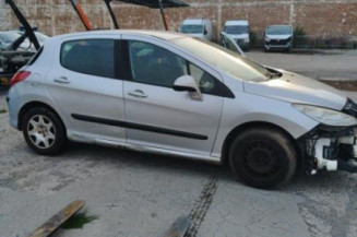 Pare boue avant gauche PEUGEOT 308 1
