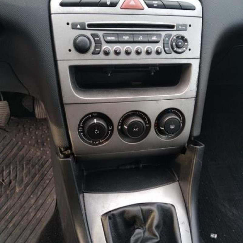 Pare boue avant gauche PEUGEOT 308 1 Photo n°18